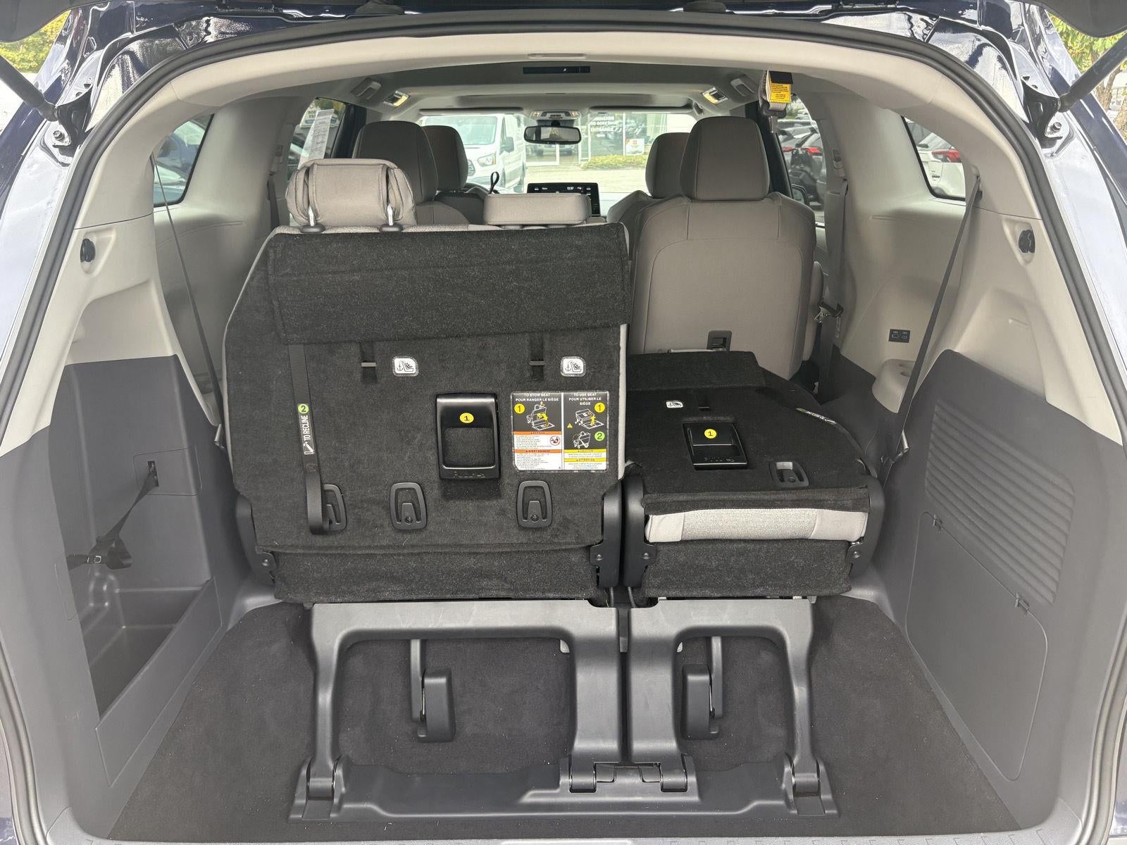 2024 Toyota Sienna LE