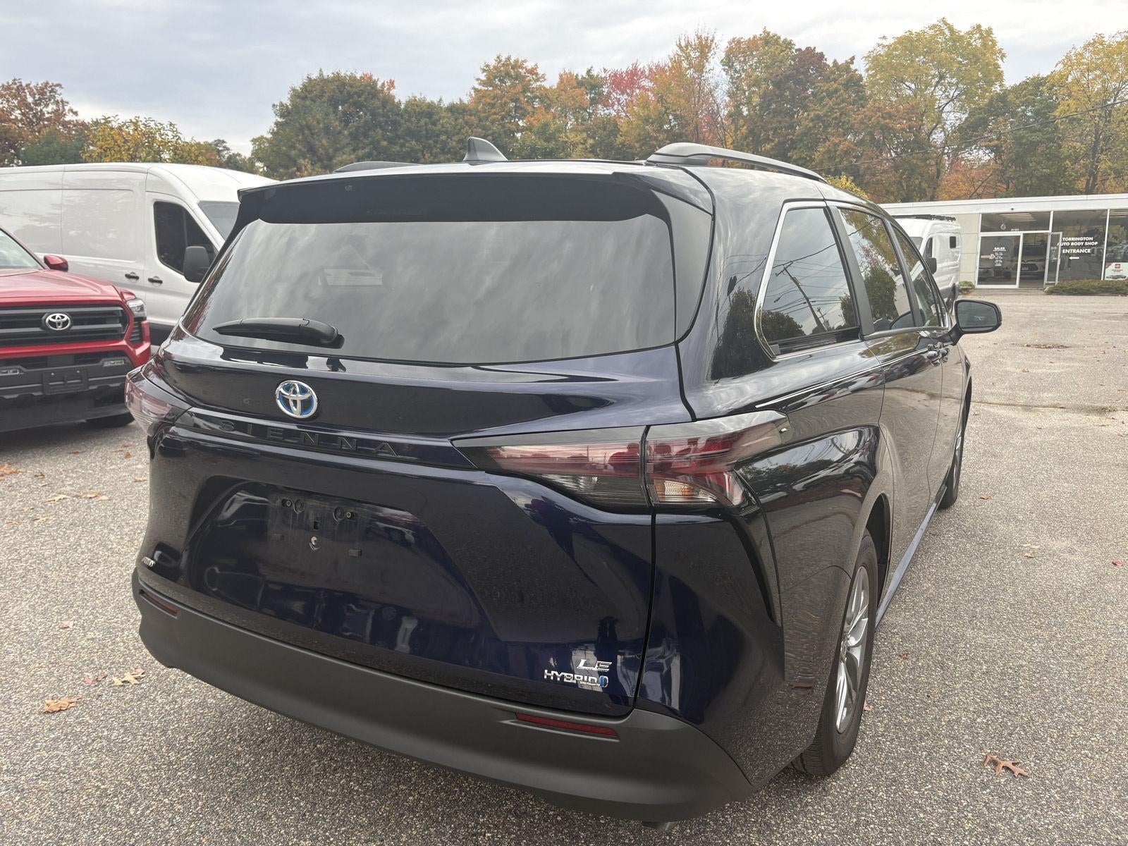 2024 Toyota Sienna LE