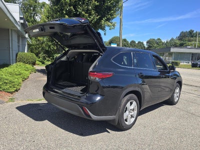 2022 Toyota Highlander LE