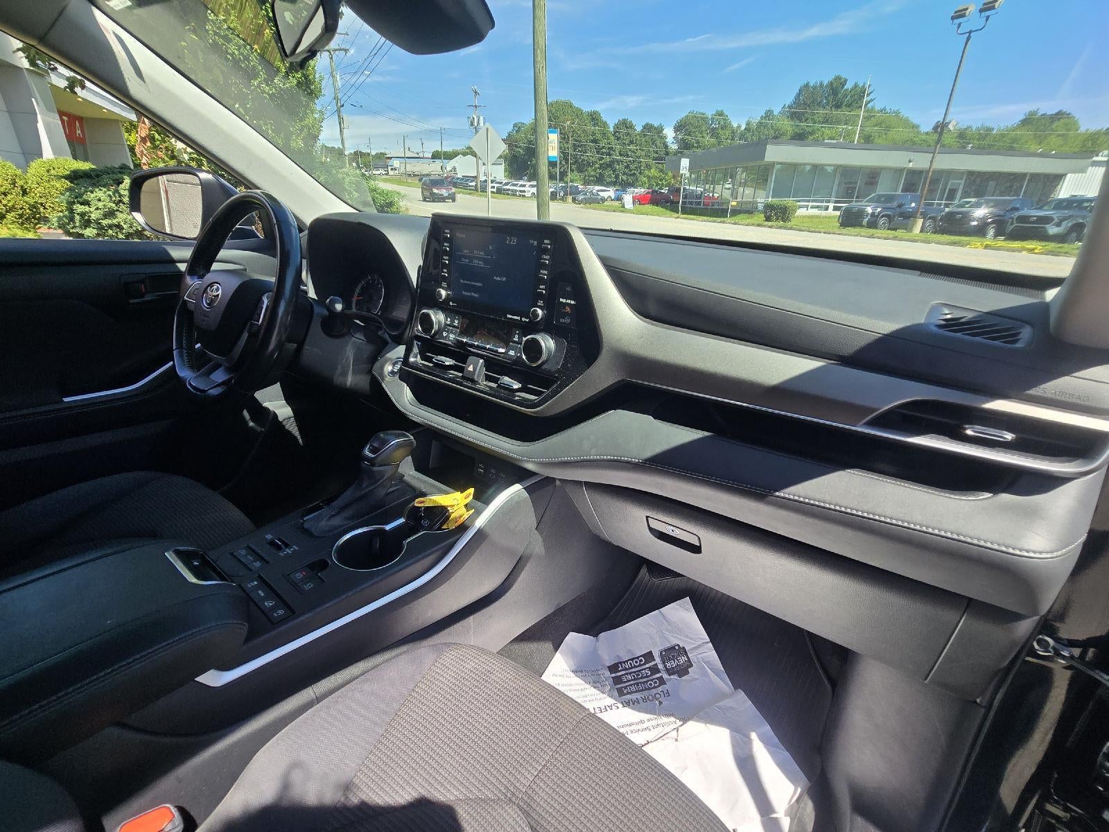 2022 Toyota Highlander LE