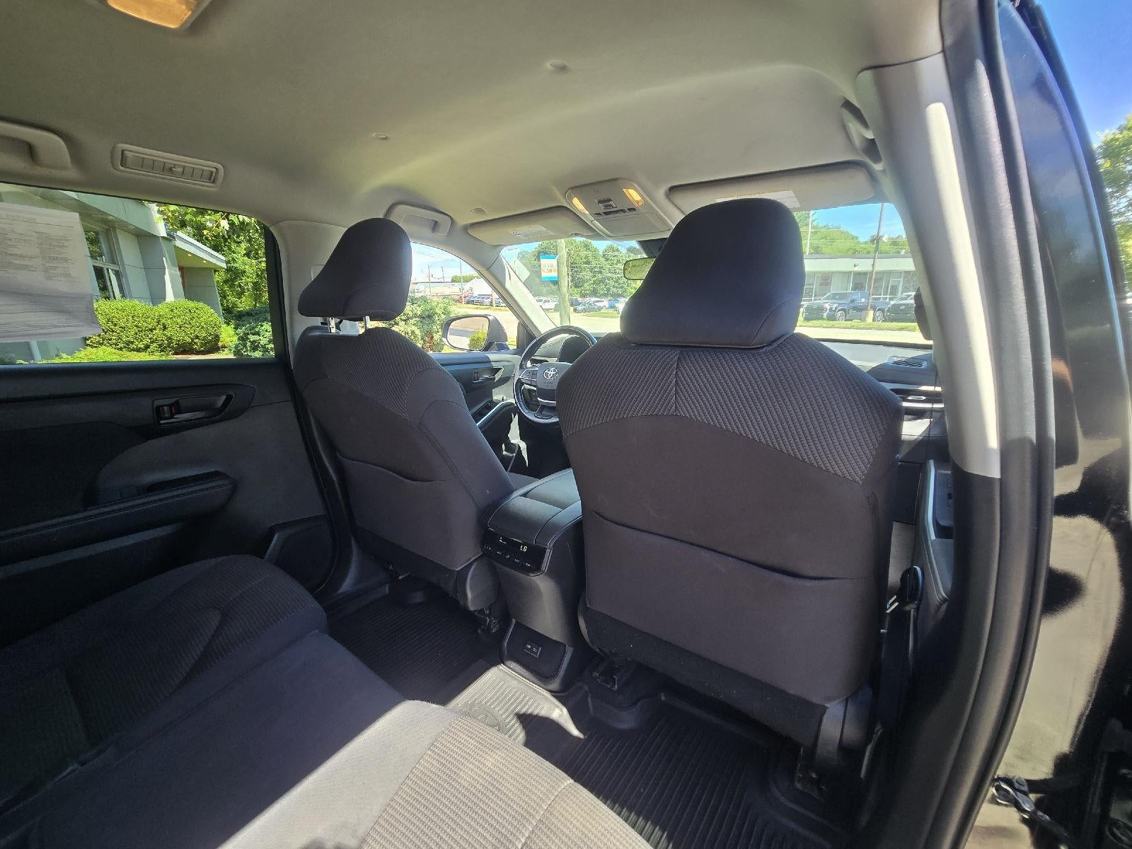 2022 Toyota Highlander LE