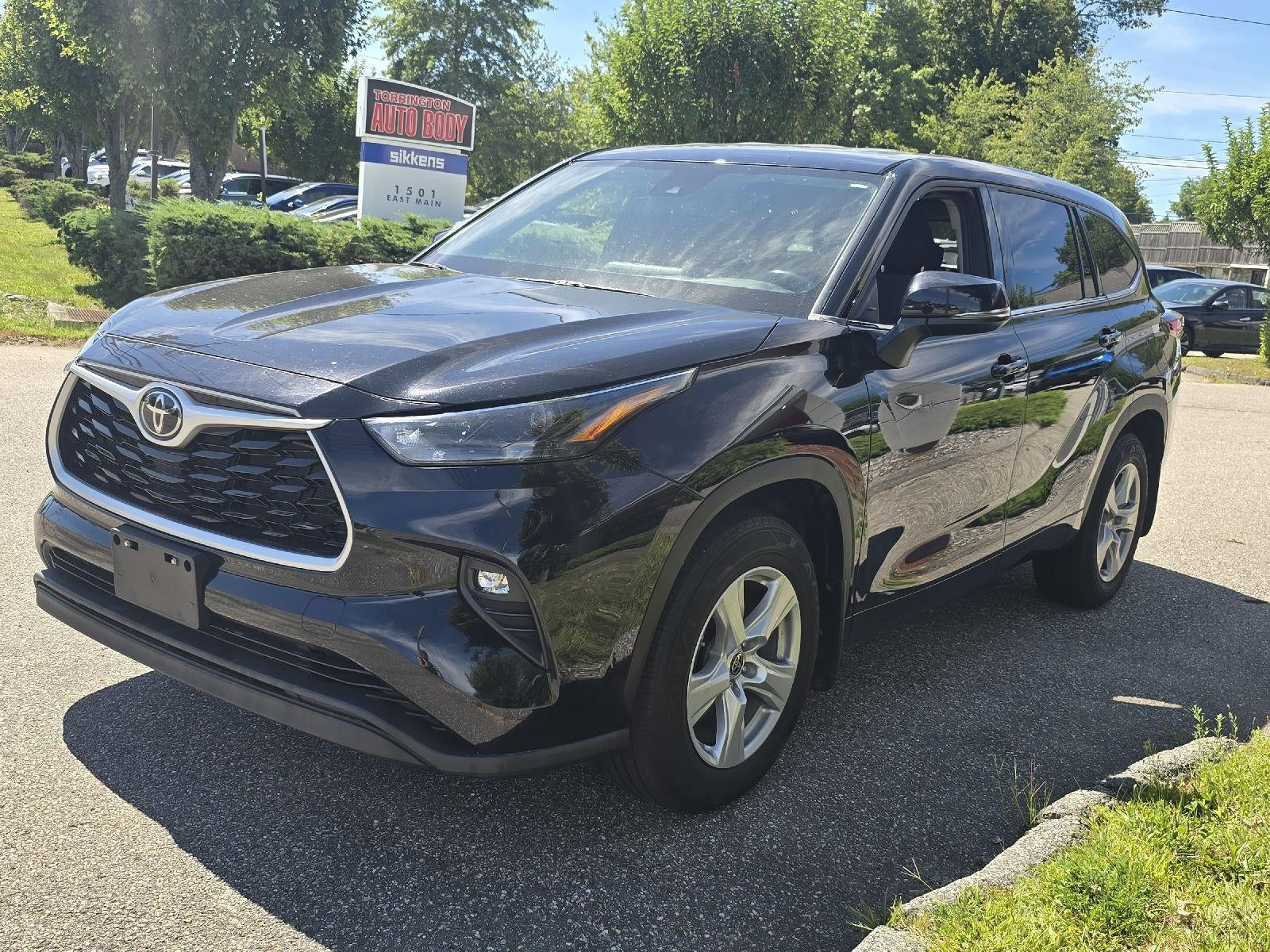 2022 Toyota Highlander LE