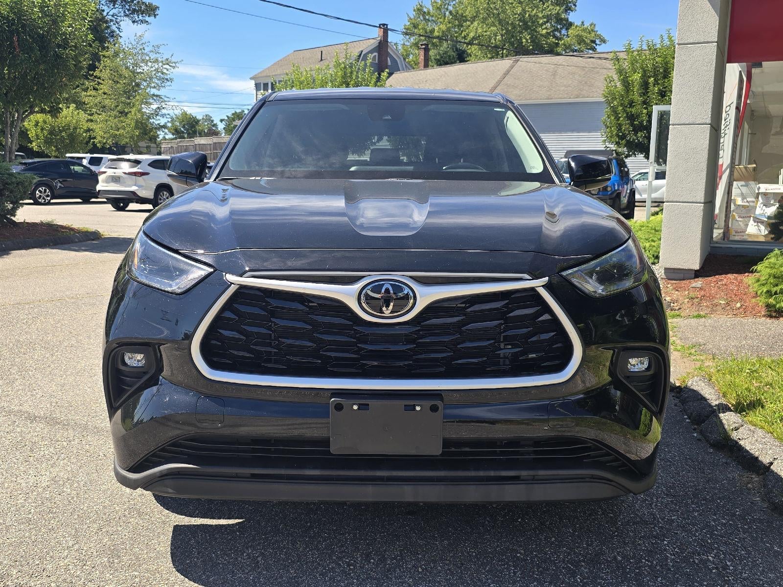 2022 Toyota Highlander LE