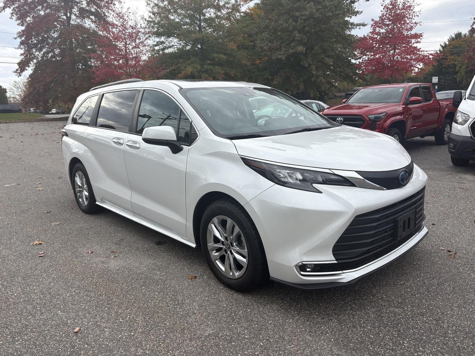 2024 Toyota Sienna XLE