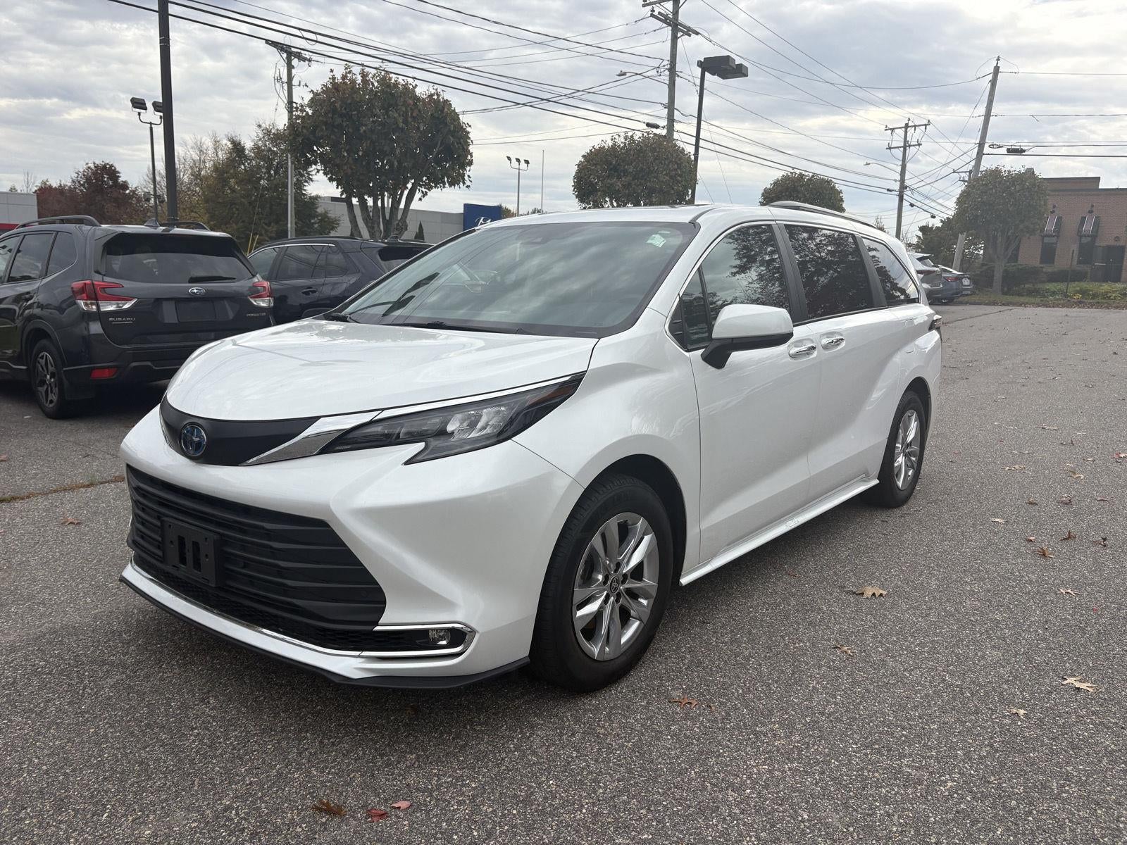 2024 Toyota Sienna XLE