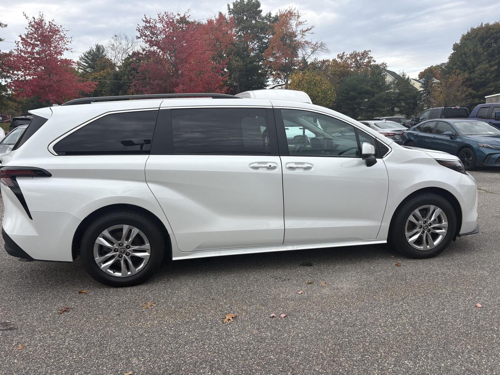 2024 Toyota Sienna XLE