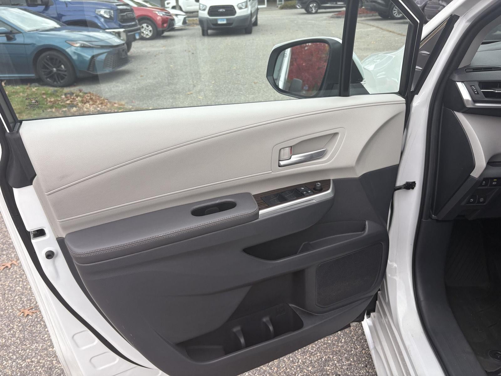 2024 Toyota Sienna XLE