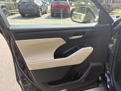 2024 Toyota Highlander Hybrid XLE