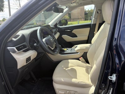 2024 Toyota Highlander Hybrid XLE