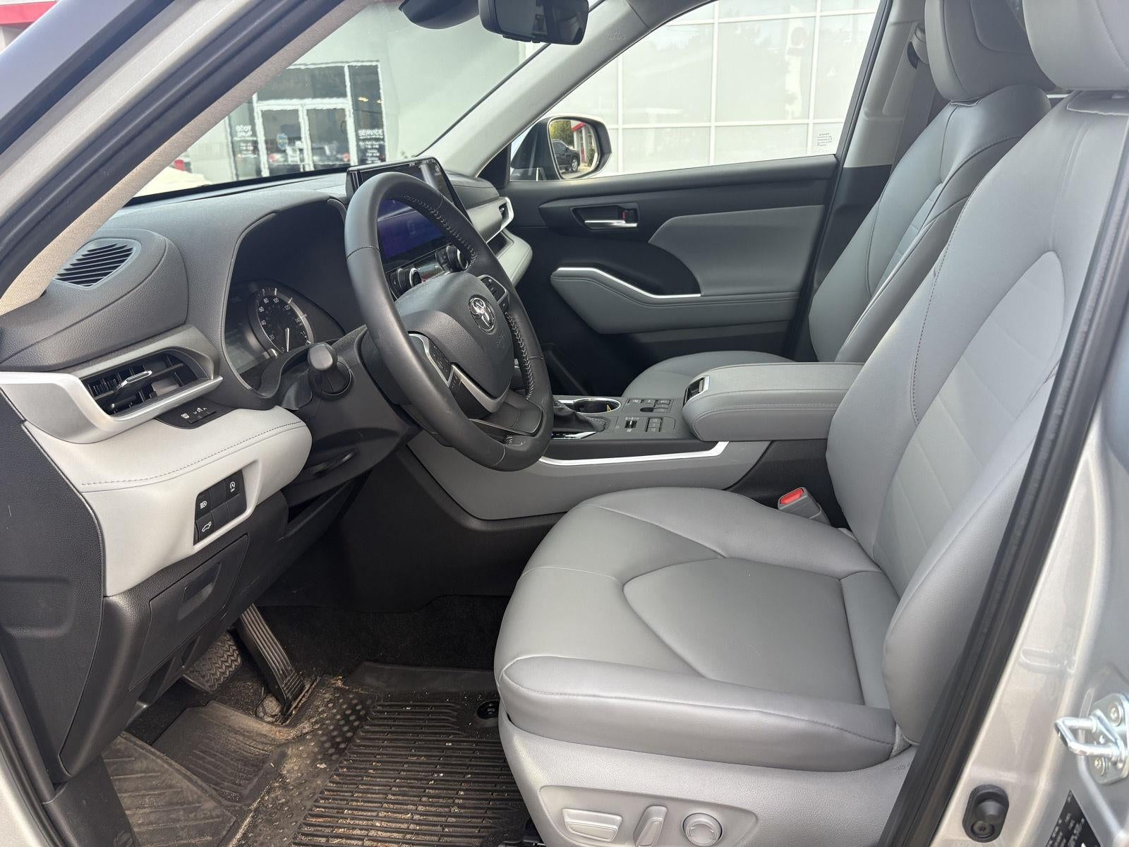 2025 Toyota Highlander LE