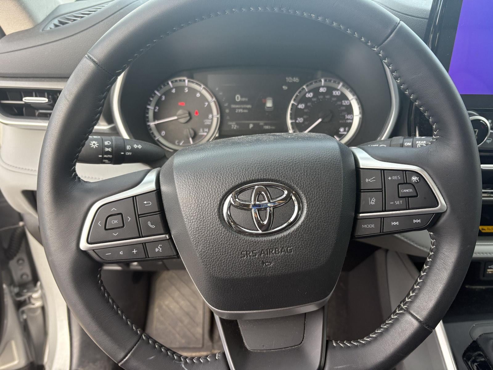 2025 Toyota Highlander LE