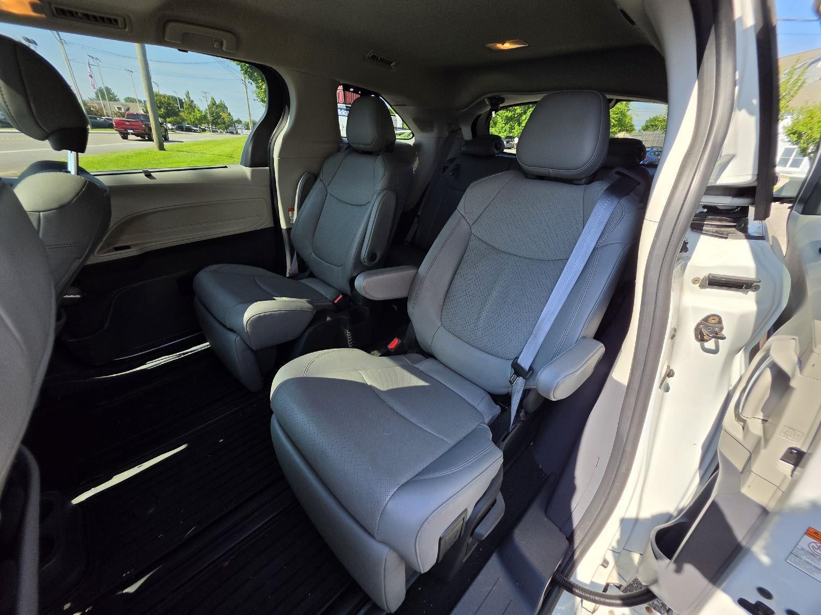 2023 Toyota Sienna Limited