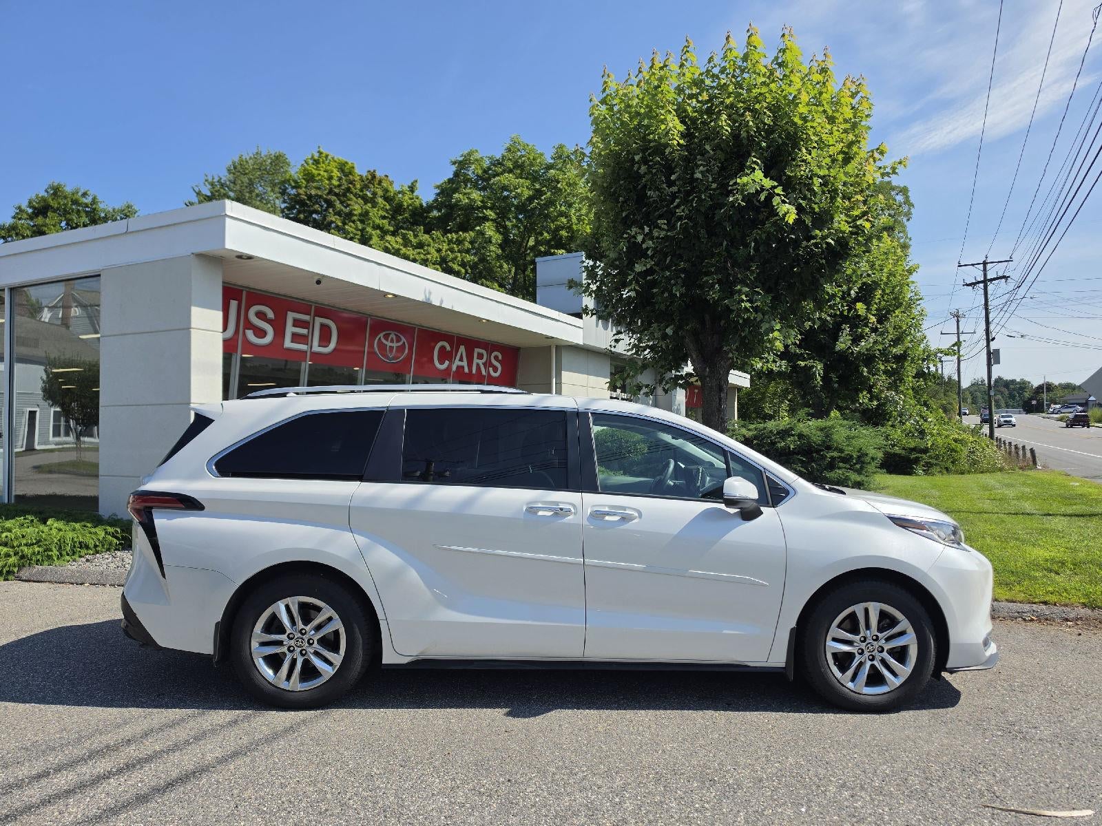2023 Toyota Sienna Limited