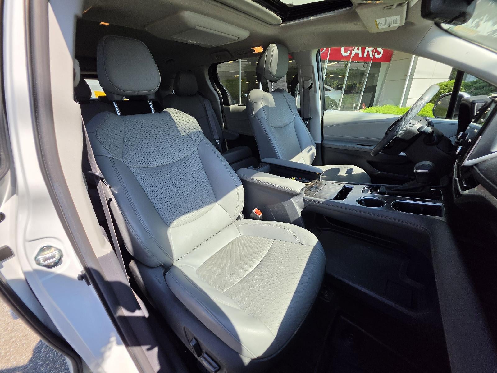 2023 Toyota Sienna Limited