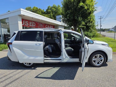 2023 Toyota Sienna Limited