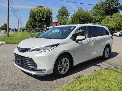 2023 Toyota Sienna Limited