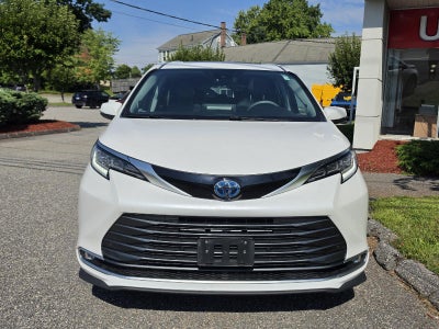 2023 Toyota Sienna Limited