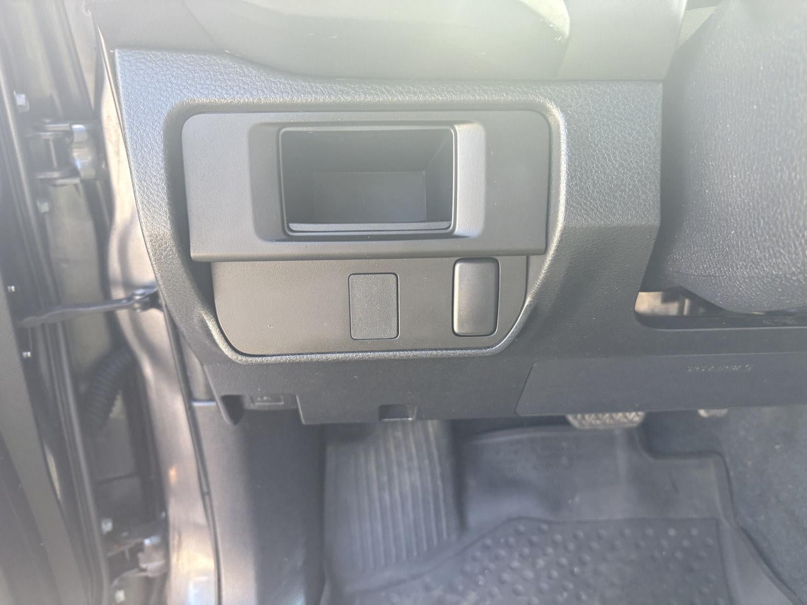 2016 Toyota Tacoma SR