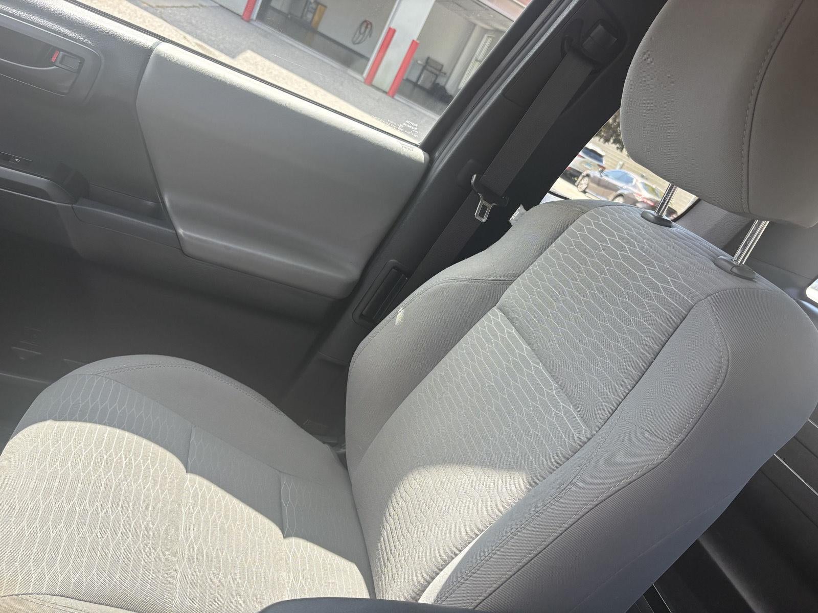 2016 Toyota Tacoma SR