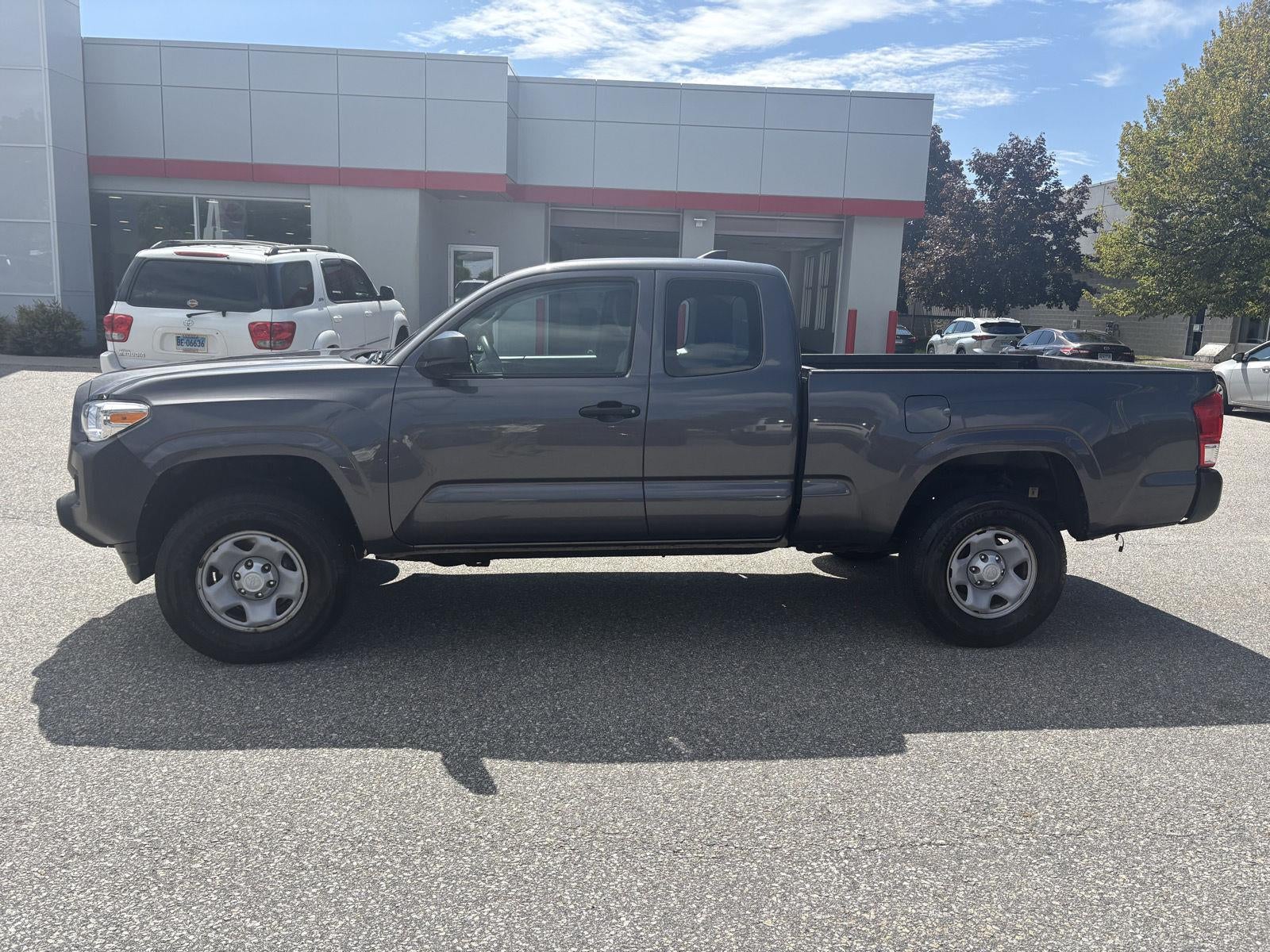 2016 Toyota Tacoma SR