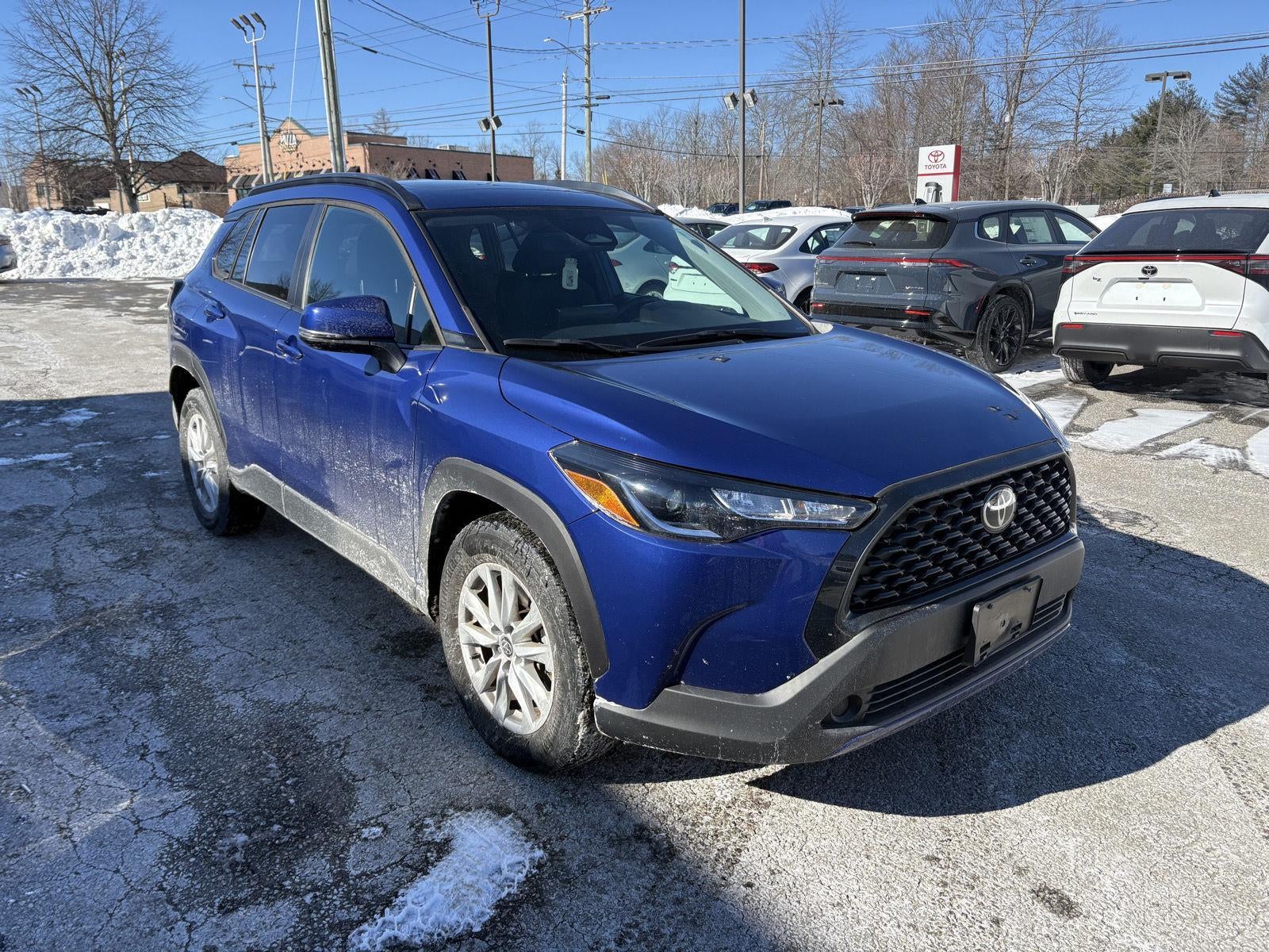 2023 Toyota COROLLA CROSS L LE